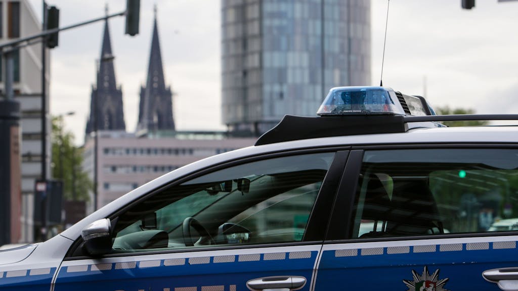 Ein Polizeiwagen in Köln.