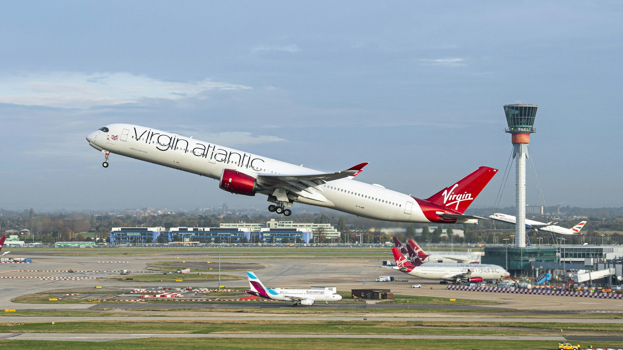 Ein „Virgin Atlantic“-Flug startet am Flughafens London Heathrow in Richtung New York JFK.