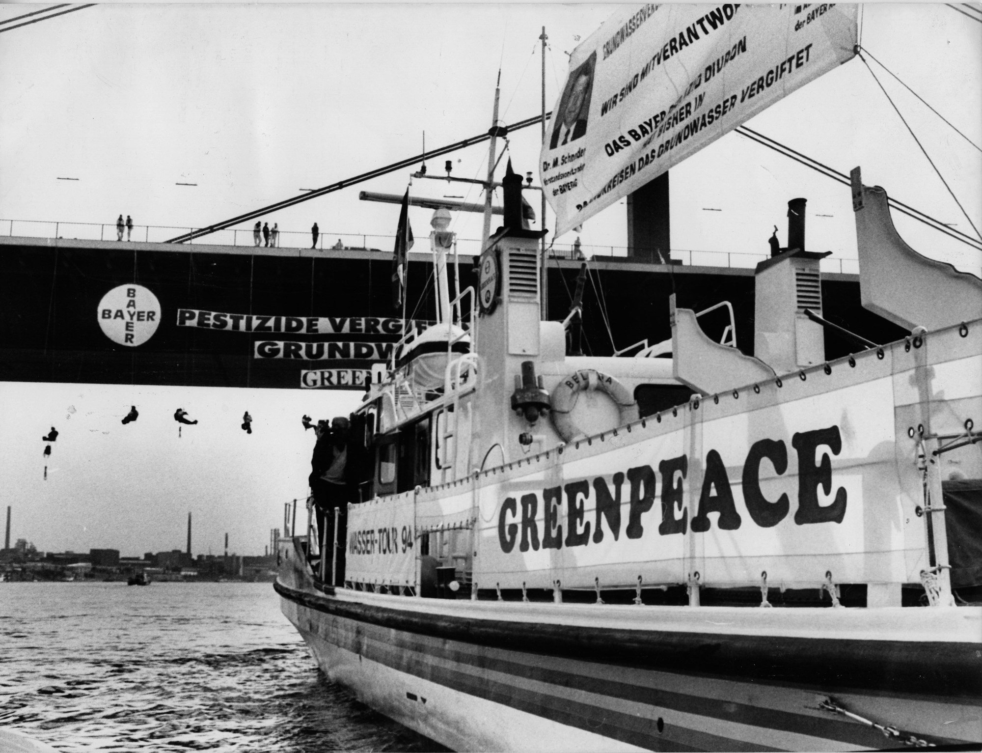 Greenpeace auf dem Rhein   Foto: Holger Schmitt