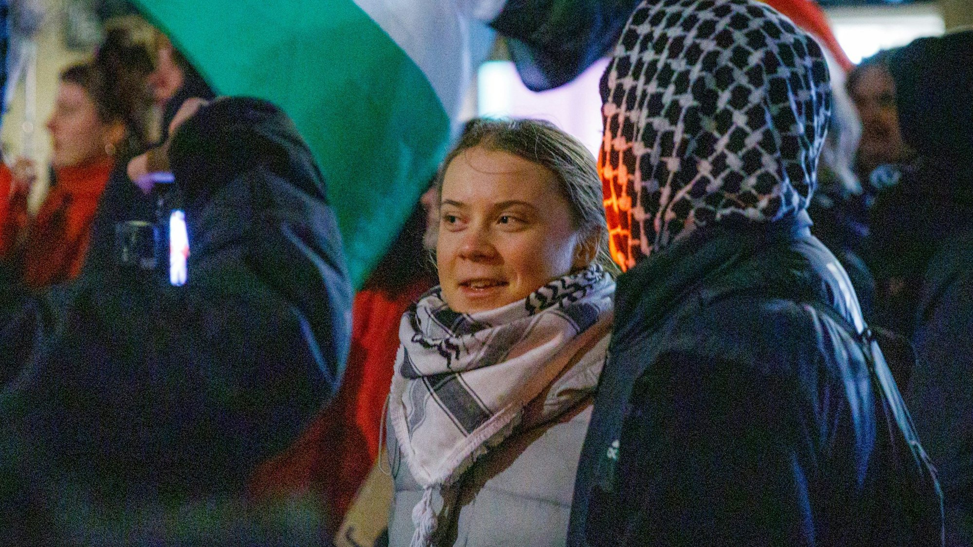 Die schwedische Klimaaktivistin Greta Thunberg nimmt am Mittwochabend (24. Januar) an einer pro-palästinensischen Demonstration in Leipzig teil.