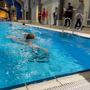 Eine Schwimmerin im „Calevornia“.