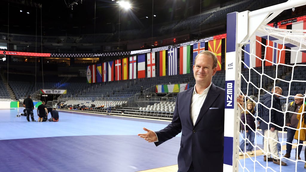 Geschäftsführer der Lanxess-Arena, Stefan Löcher.




