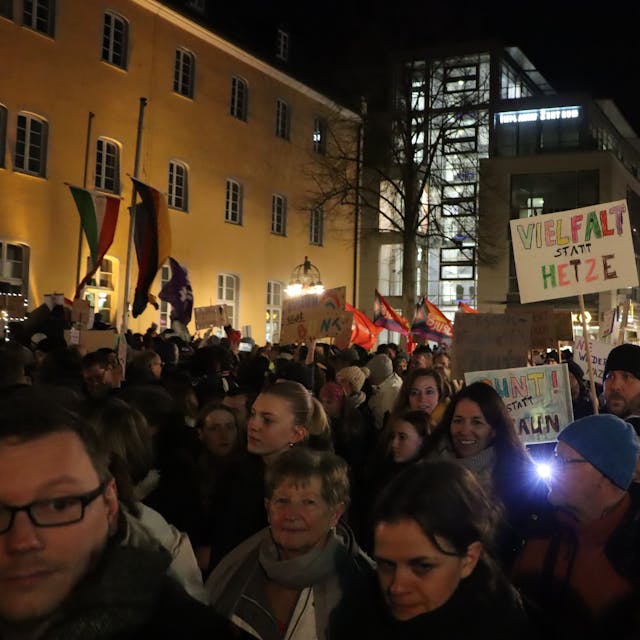 Zu sehen ist die Demonstration Ende Januar in der Brühler Innenstadt.