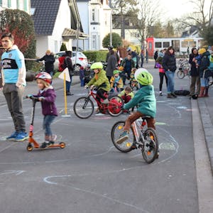 Beim Fahrradfest auf der Vischeringstraße gabe es Info- und Aktionsstände.