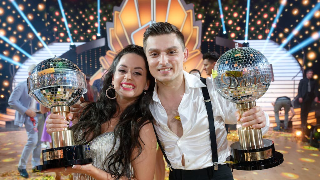 Zusammen mit Tanz- und Lebenspartnerin Malika Dzumaev gewann Zsolt Sándor Cseke im Mai 2023 die „Let’s Dance Profi-Challenge“.