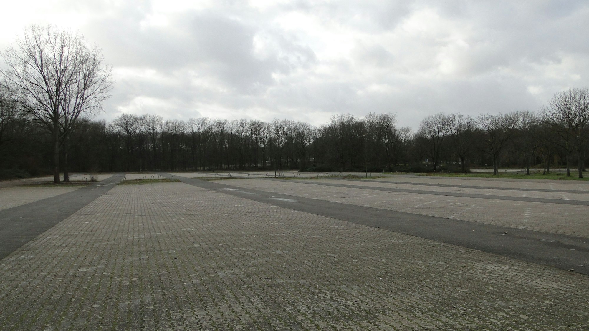 Parkplatz am Fühlinger See