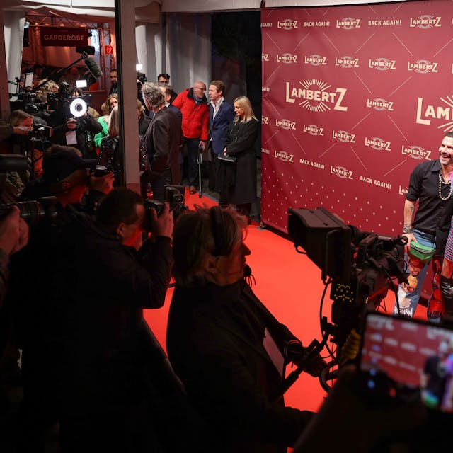 Großes Schaulaufen auf dem Roten Teppich der Schokoparty: Sänger Marc Terenzi und Moderatorin Verena Kerth nehmen an der Lambert Monday Night teil.




