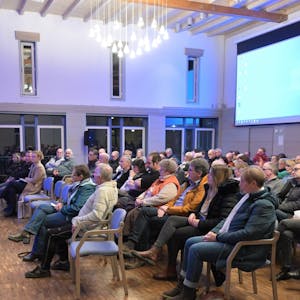 Das Foto zeigt die Bürgerversammlung im Bürgerhaus Kürten