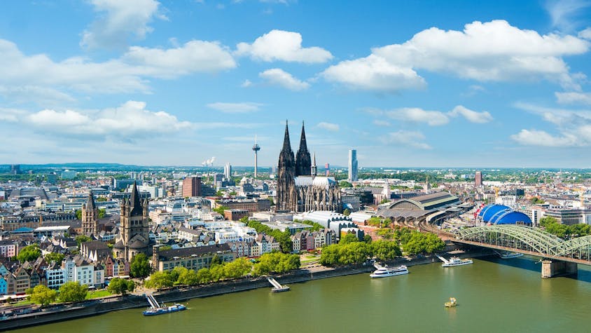 Das Familienunternehmen bietet attraktive Arbeitsplätze in Köln am Rhein.