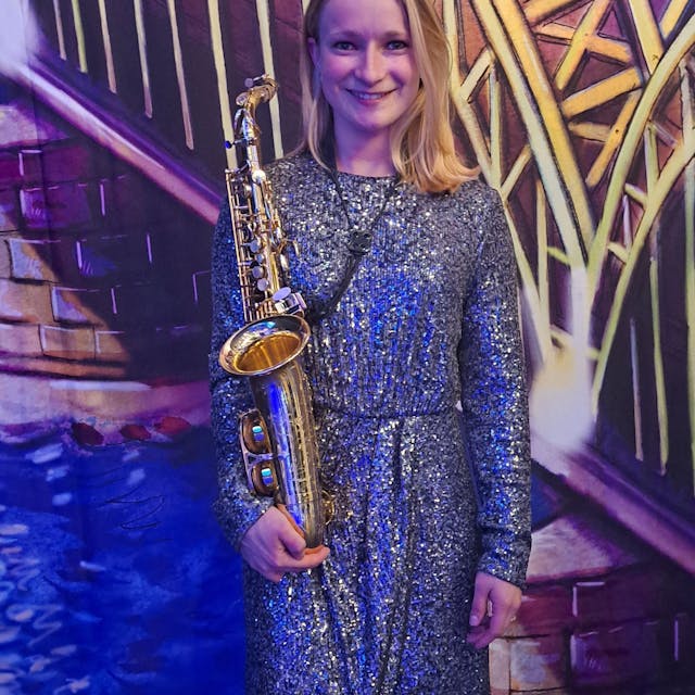 Olivia Nosseck, Saxophonistin im Orchester Markus Quodt.