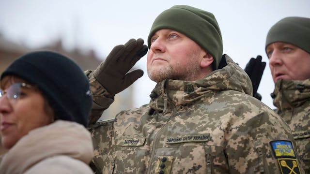 Walerij Saluschnyj ist seit 2021 der Oberbefehlshaber der ukrainischen Armee und in der Bevölkerung überaus beliebt.