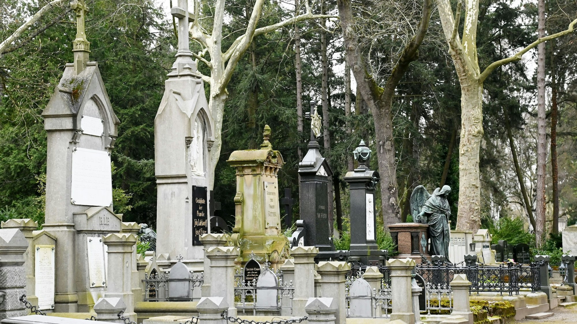 Grabstätten auf dem Melatenfriedhof in Köln
