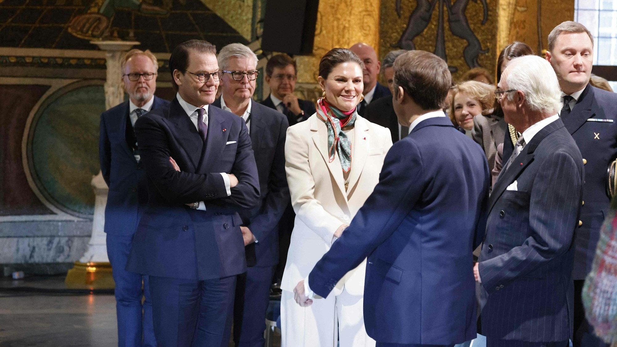 Prinz Daniel und Kronprinzessin Victoria begrüßen den französischen Präsidenten Emmanuel Macron und den schwedischen König Carl XVI Gustaf beim französisch-schwedischen Wirtschaftsforum.
