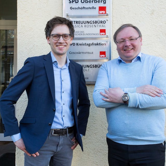 Bild von SPD-Landratskandidat Sven Lichtmann und SPD Oberberg-Chef Thorsten Konzelmann