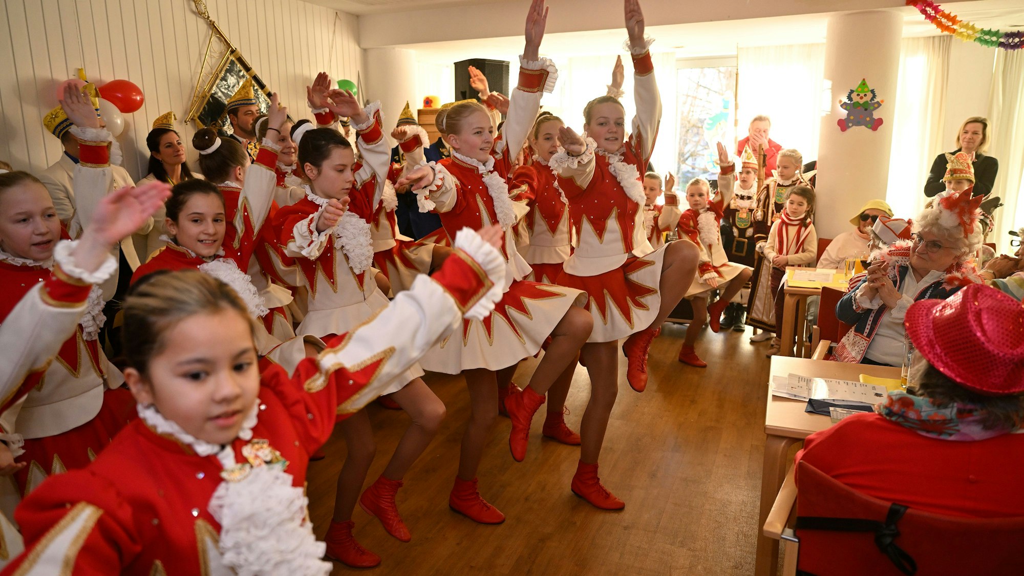 Das Foto zeigt eine Karnevalsveranstaltung im Anna Haus