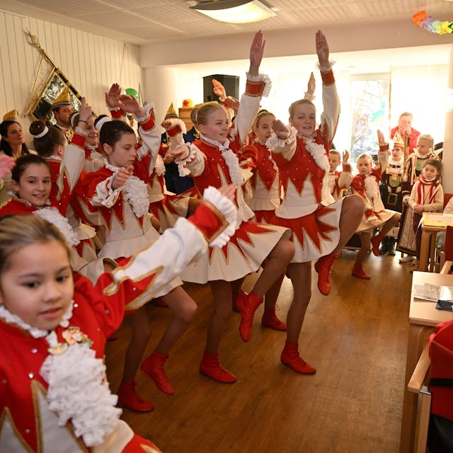 Das Foto zeigt den Seniorenkarneval im Annahaus