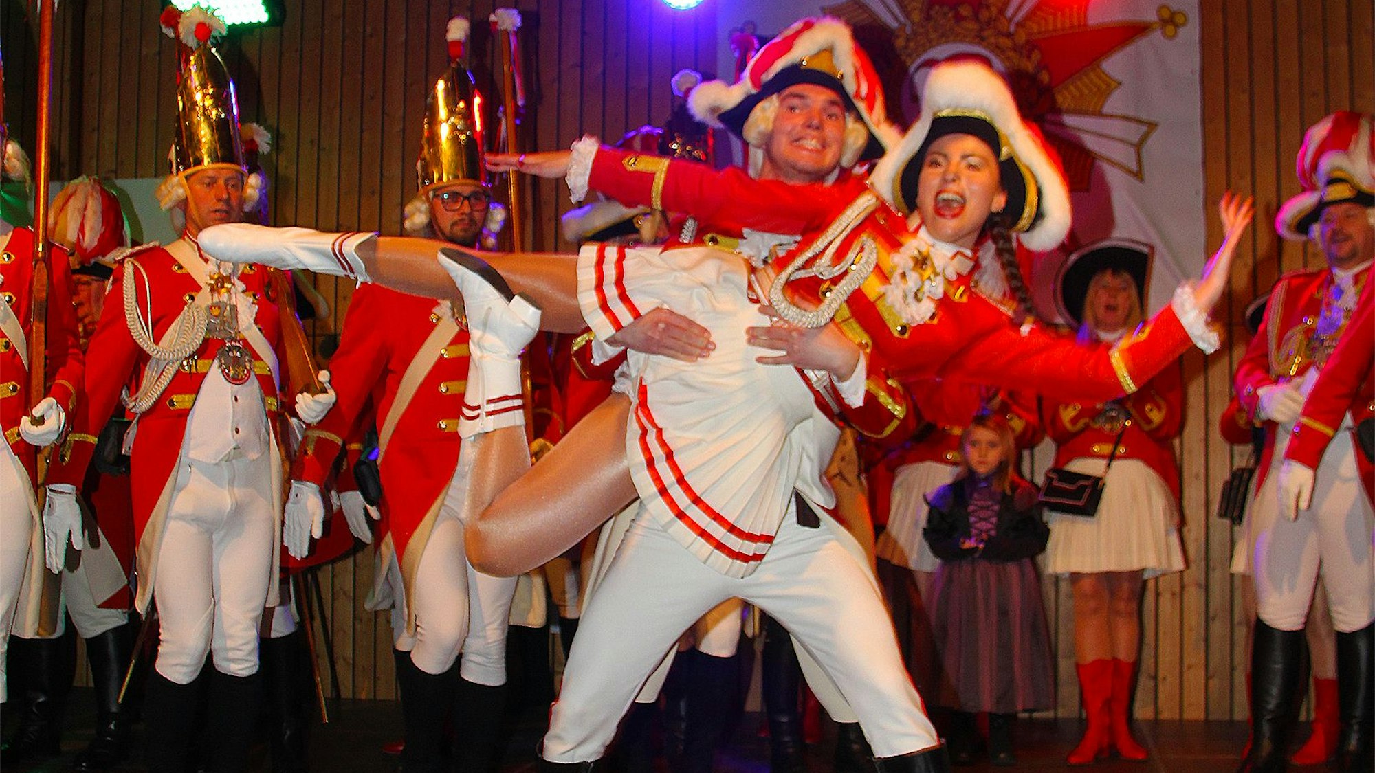 Das Bild zeigt das Euskirchener Tanzpaar während ihres Auftritts.
