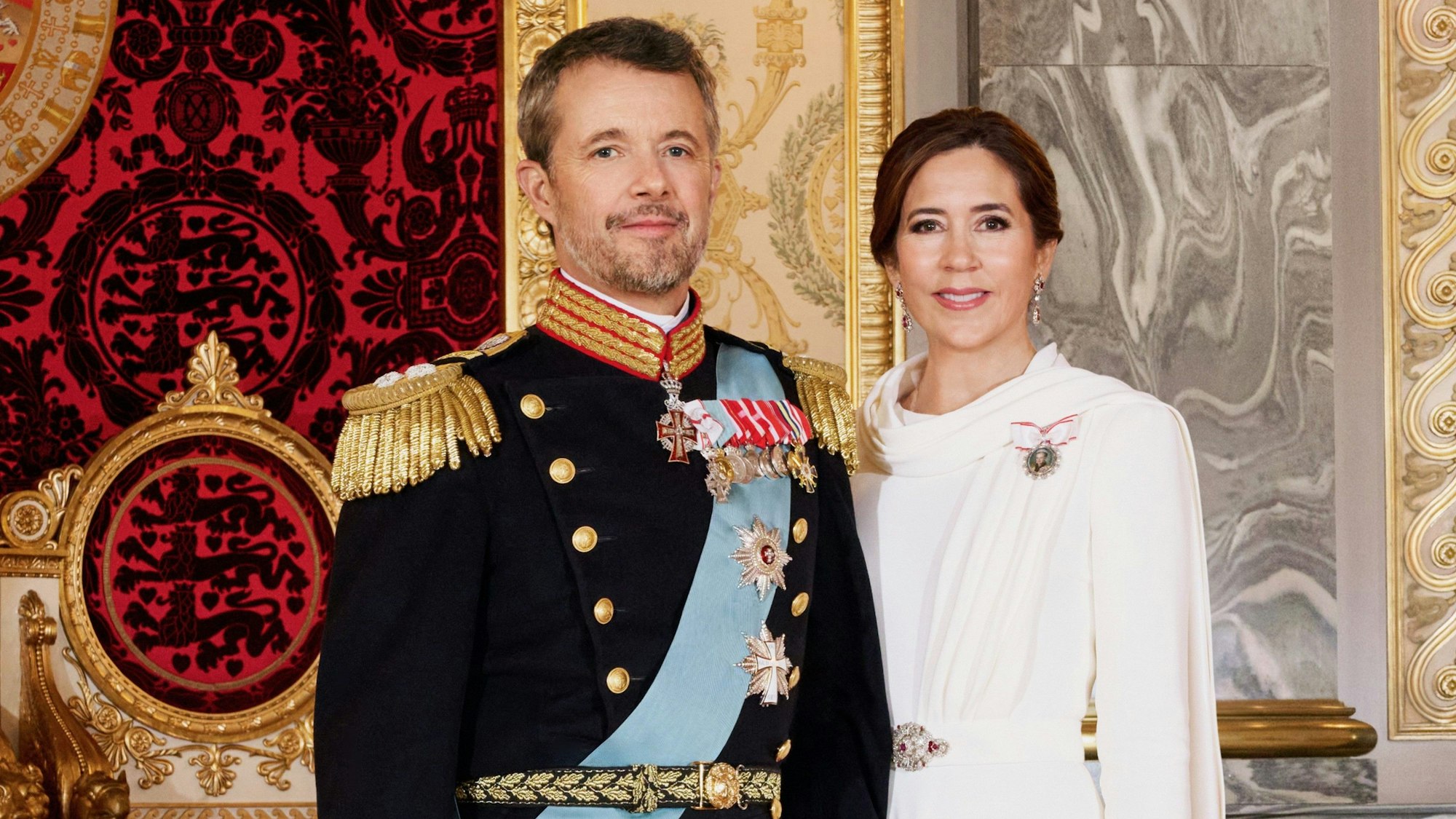 König Frederik und Königin Mary auf dem Porträt vom Januar 2024, kurz nach der Thronbesteigung.