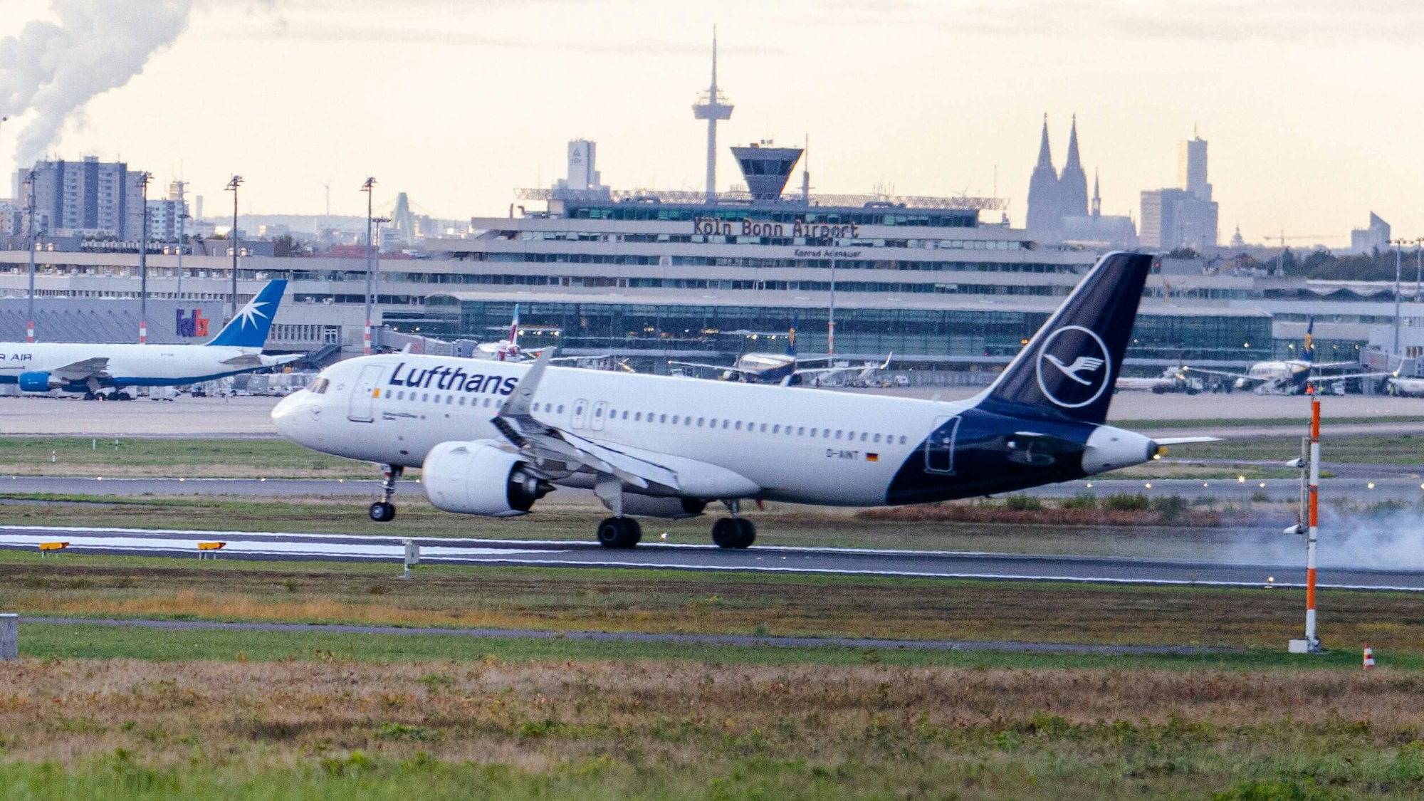 Flugverkehr am Flughafen Köln/Bonn