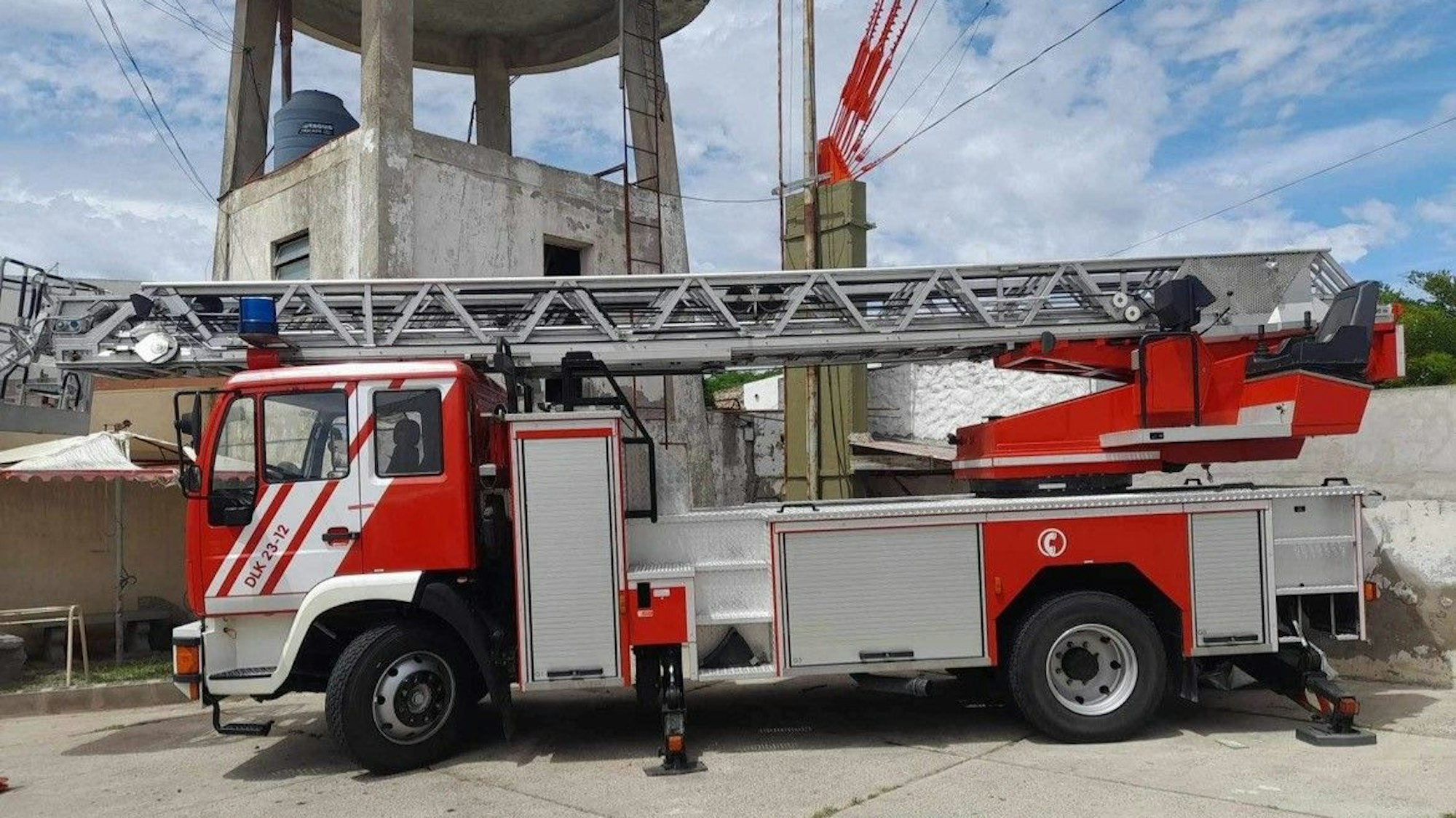 Die Drehleiter, die bis zur Flut 2021 bei der Feuerwehr in Euskirchen im Einsatz war, ist nun in Argentinien.