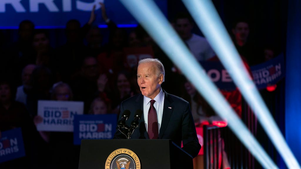 Joe Biden, Präsident der USA, hält eine Rede während eines Wahlkampfstopps im Pearson Community Center.