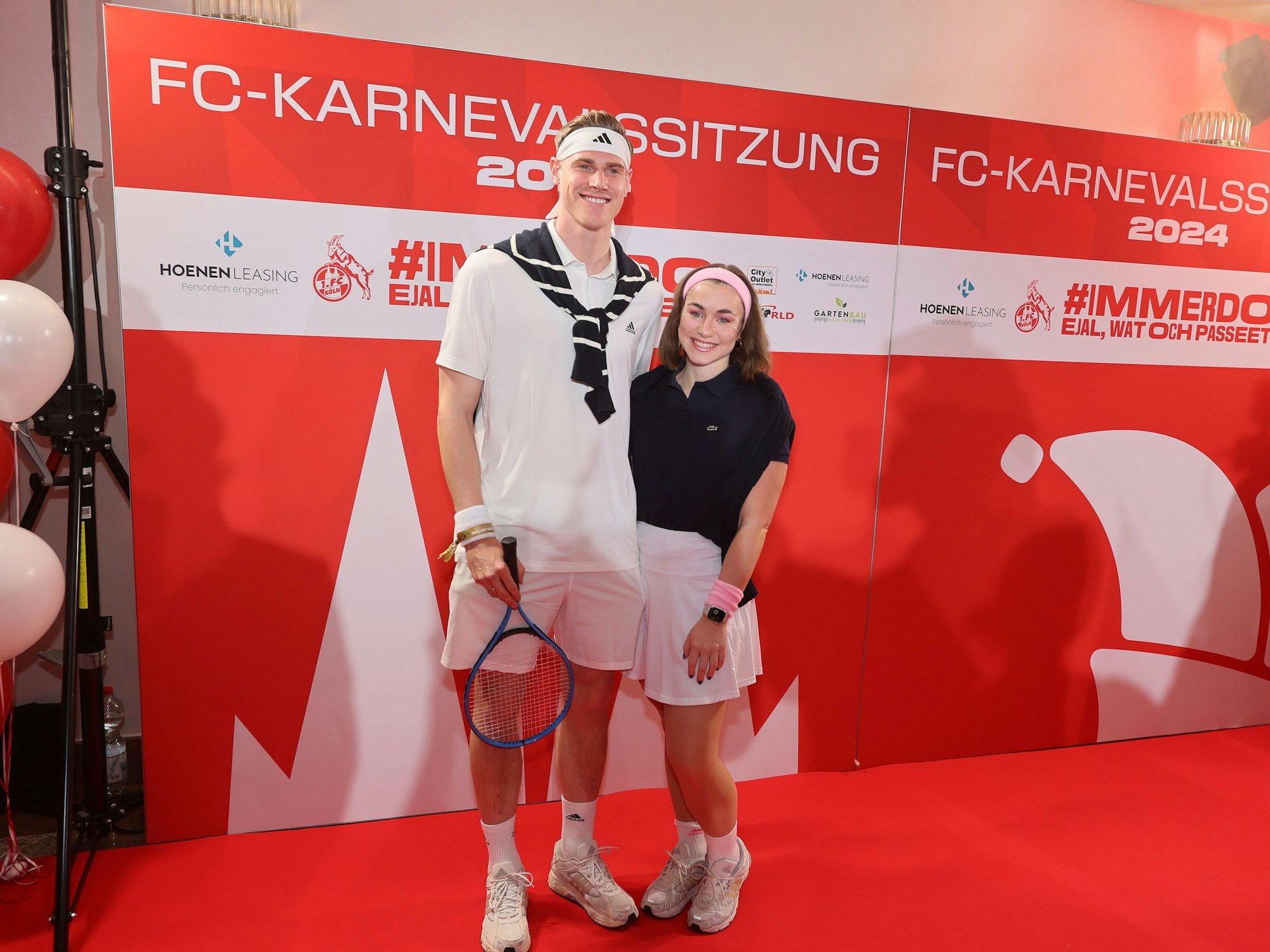 FC-Stürmer Steffen Tigges verkleidete sich gemeinsam mit seiner Frau Sara als Tennis-Doppel.