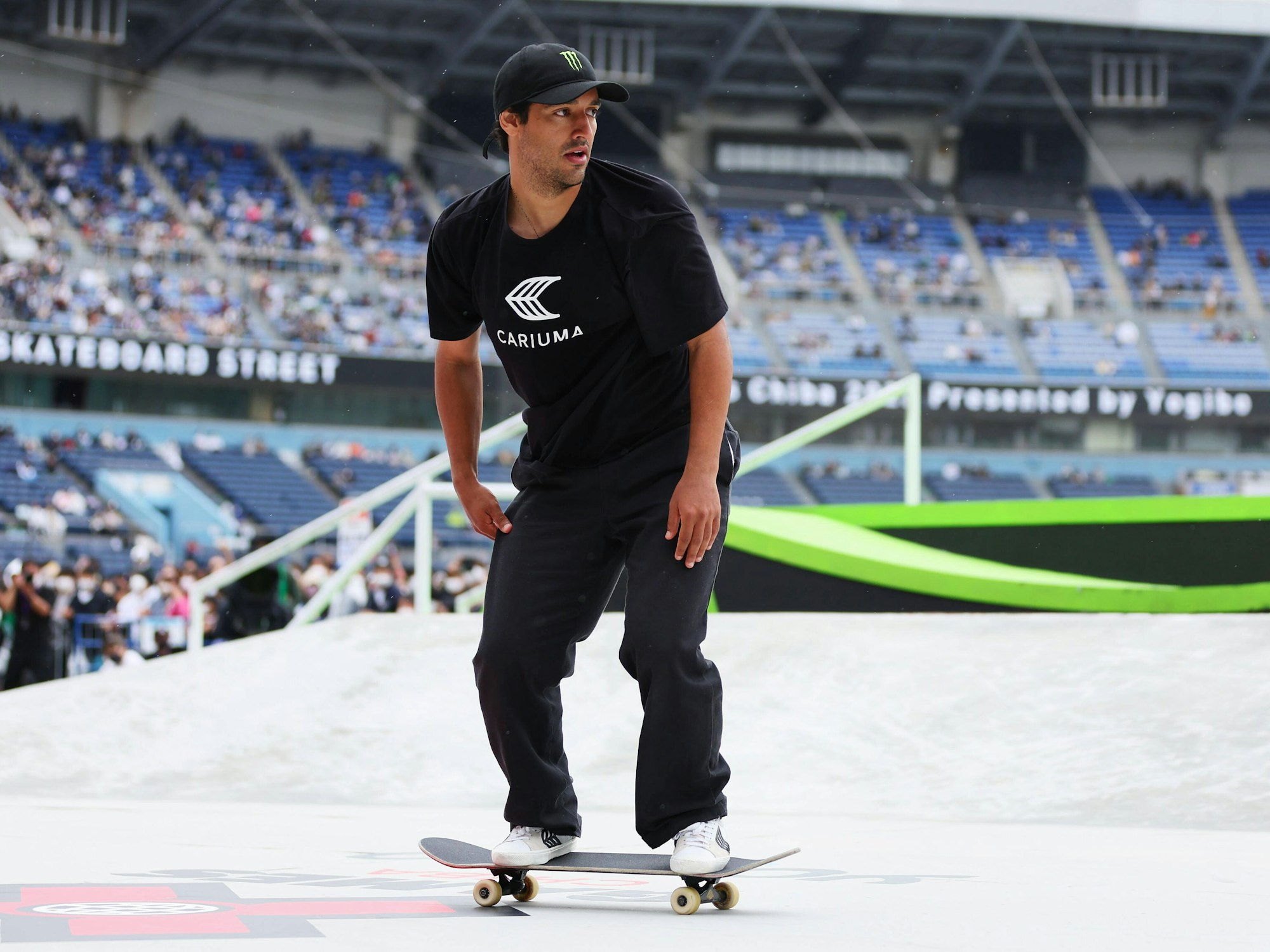 Kelvin Hoefler auf seinem Skateboard bei den X-Games 2022.