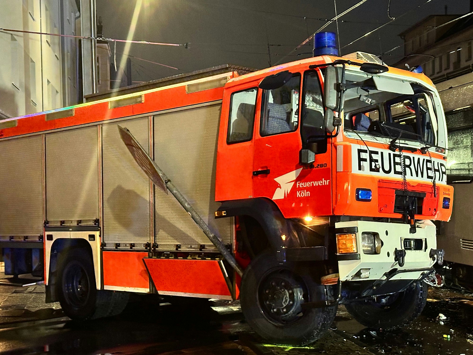 Ein demolierter Feuerwehrwagen
