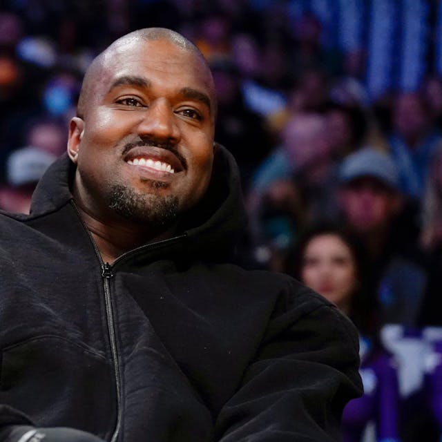 Der Rapper Ye, früher bekannt als Kanye West, sieht sich ein Basketballspiel zwischen den Washington Wizards und den Los Angeles Lakers an. (Archivbild)