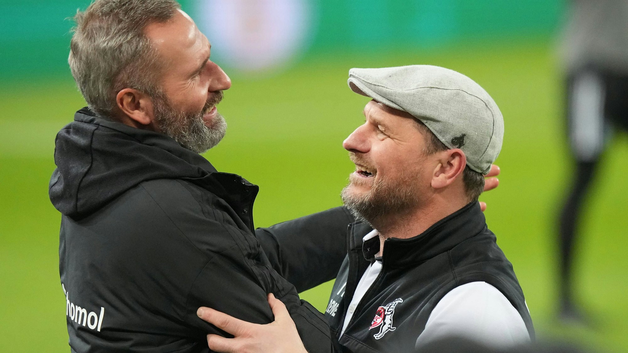 Tim Walter (l.) ist nicht mehr Trainer des Hamburger SV, der HSV-Fan und Kölns Ex-Coach Steffen Baumgart gilt als heißer Kandidat für das Traineramt. (Archivbild)