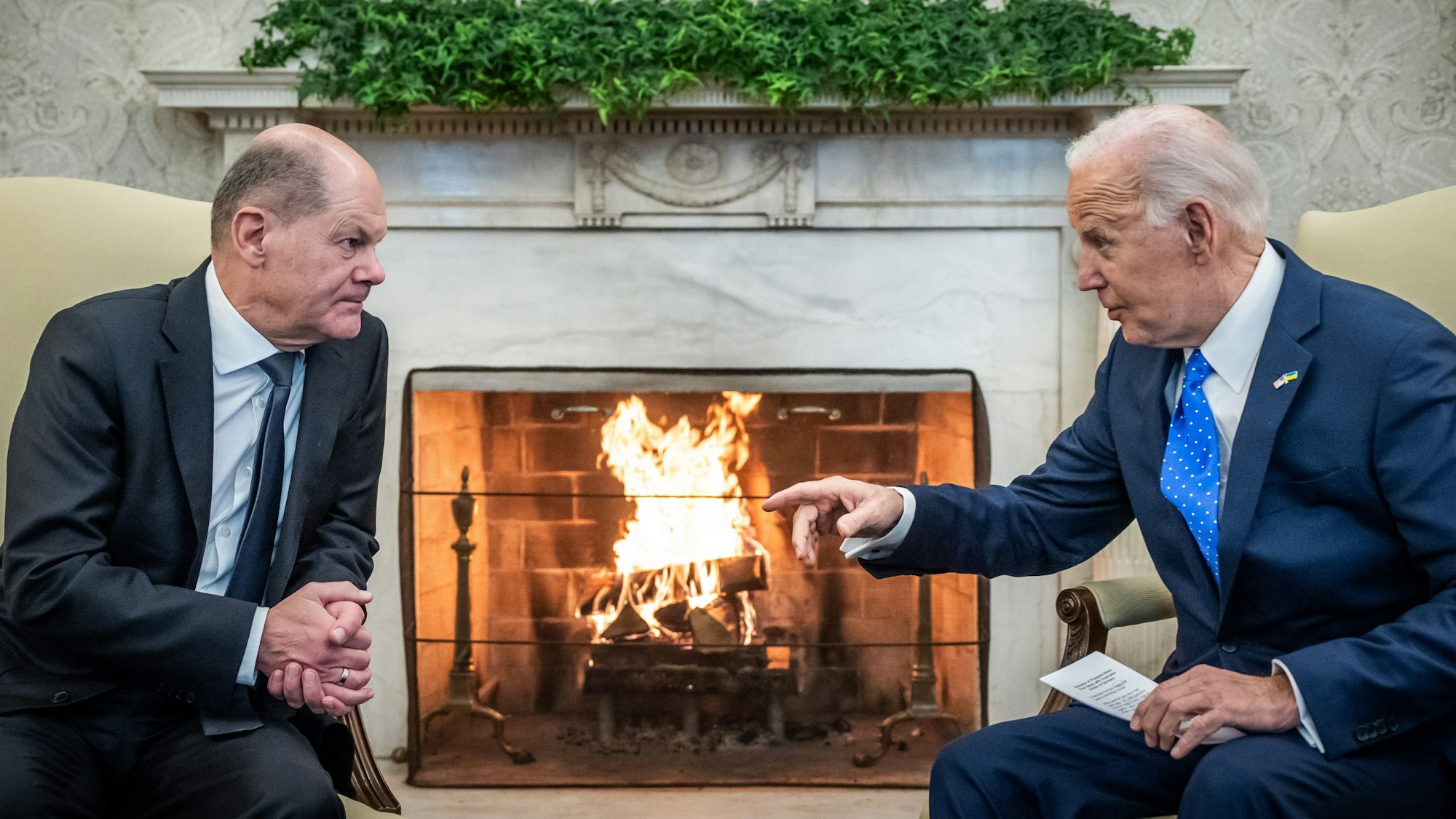 Bild der Allianz: Bundeskanzler Olaf Scholz (l.) und US-Präsident Joe Biden beim Treffen im Oval Office.