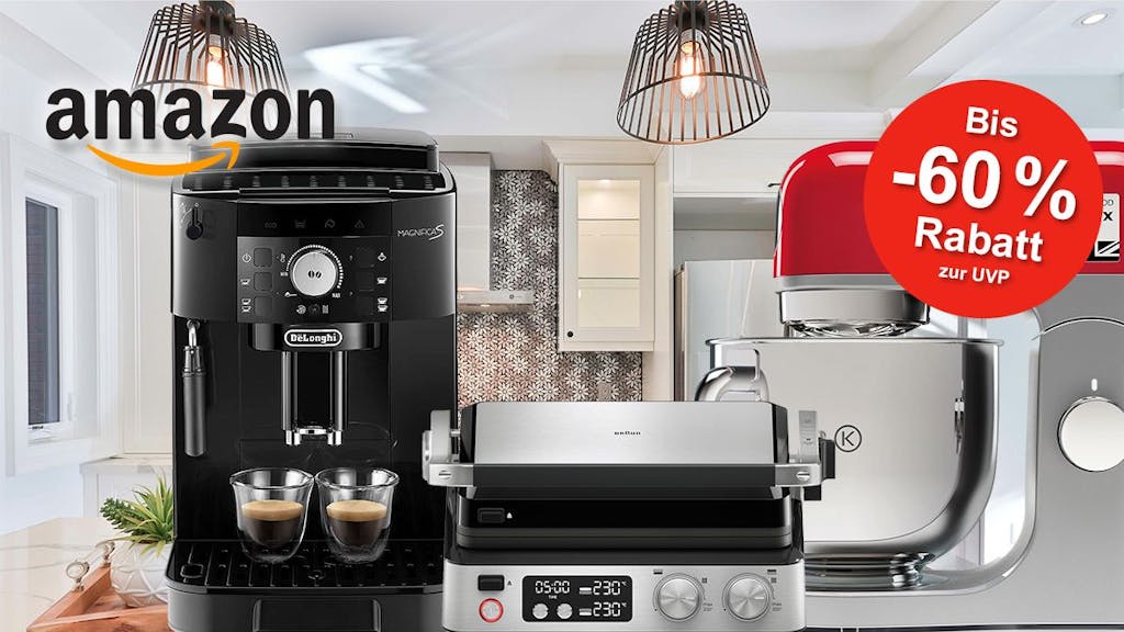 Kaffeemaschine, Kenwood Küchenmaschine und Braun Multigrill sind vor einem Küchenhintergrund angeordnet
