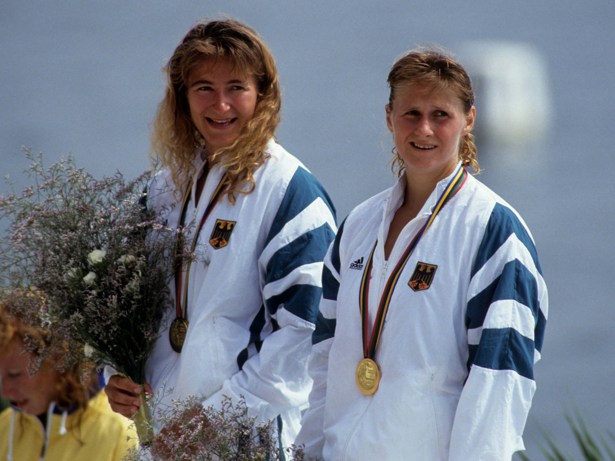 Ramon Portwich und Anke von Seck bei der Siegerehrung nach ihrem Olympiasieg 1992.