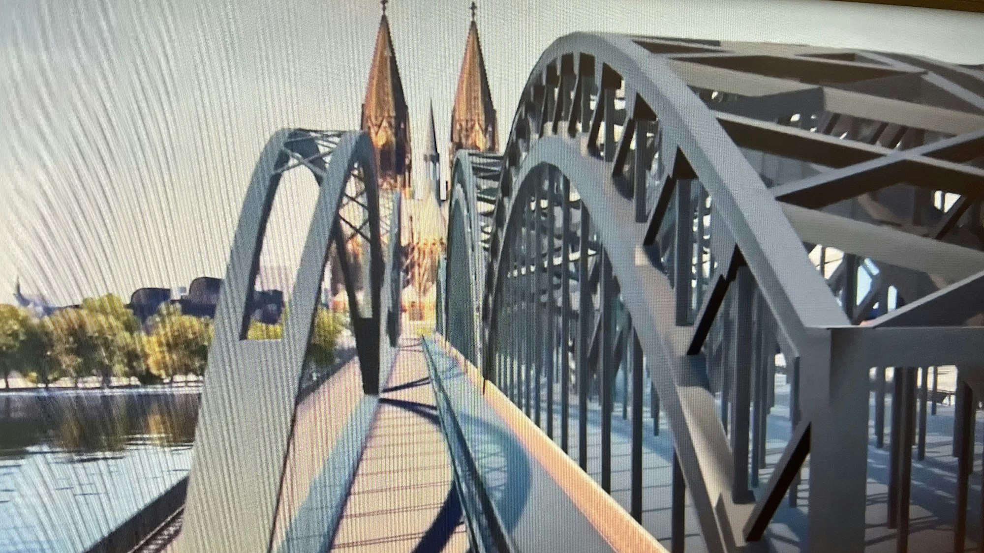 Wo dürfen Radler fahren, wo Fußgänger gehen? Unser Screenshot zeigt die möglichen  neuen zwei Wege auf der Hohenzollernbrücke. Noch ist die Aufteilung der Wege unklar.