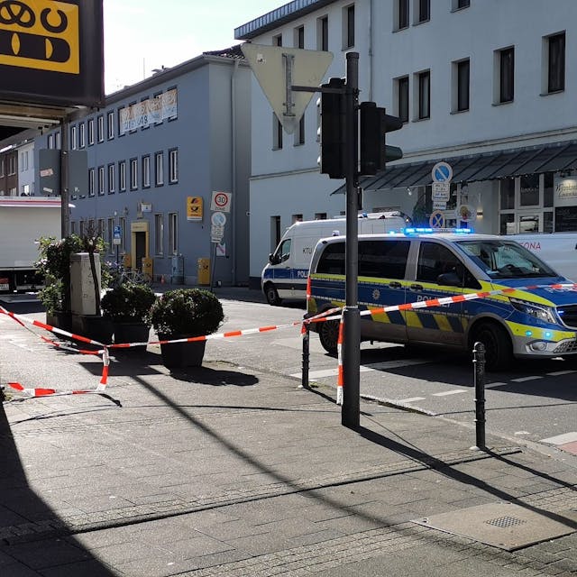 In Köln-Lindenthal ist am Dienstag ein Geldautomat gesprengt worden.