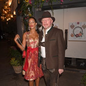 Boris Becker und seine Freundin Lilian de Carvalho Monteiro auf dem Oktoberfest.