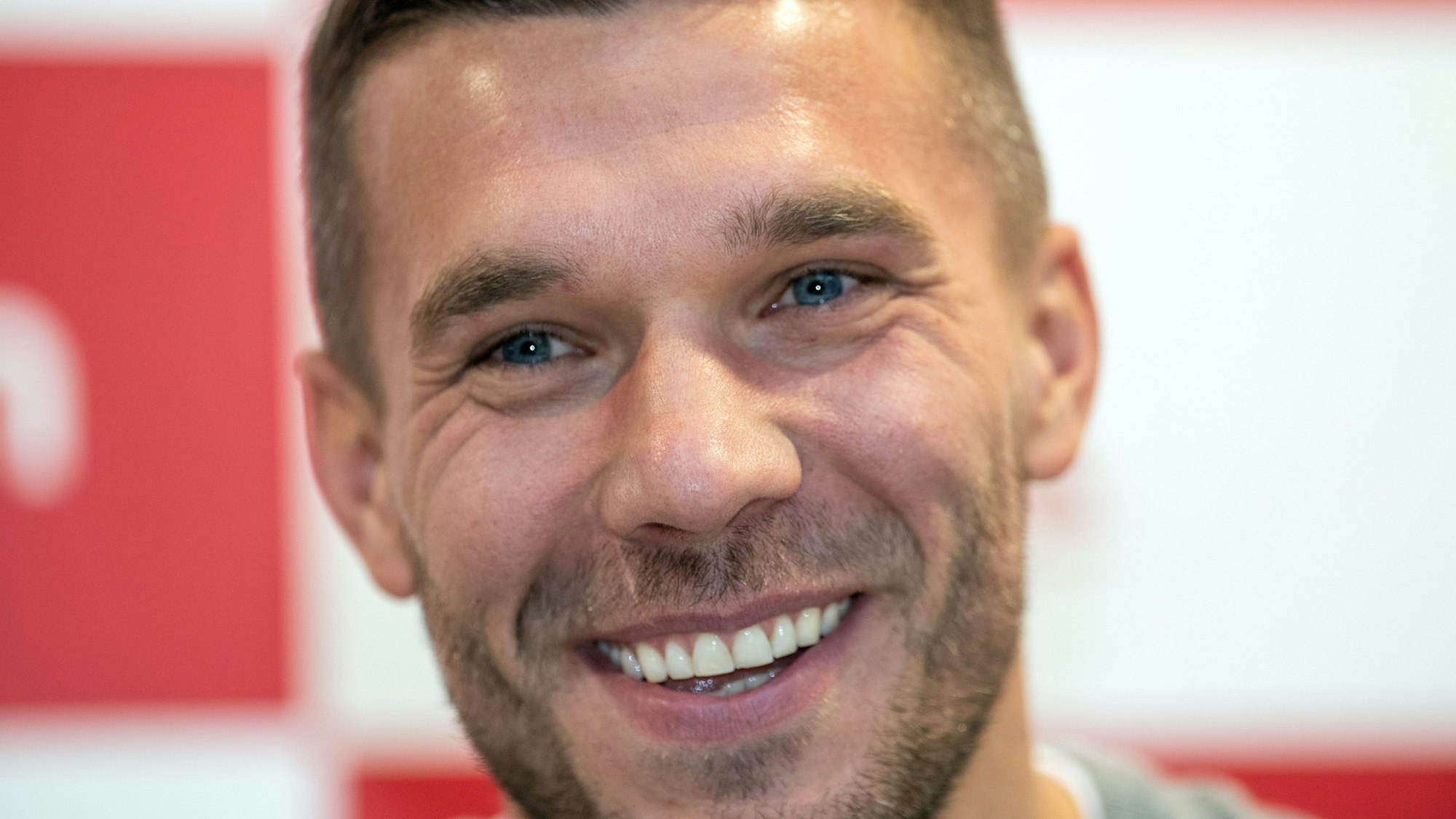 Lukas Podolski ist davon überzeugt, dass der 1. FC Köln nicht absteigt (Archivbild)