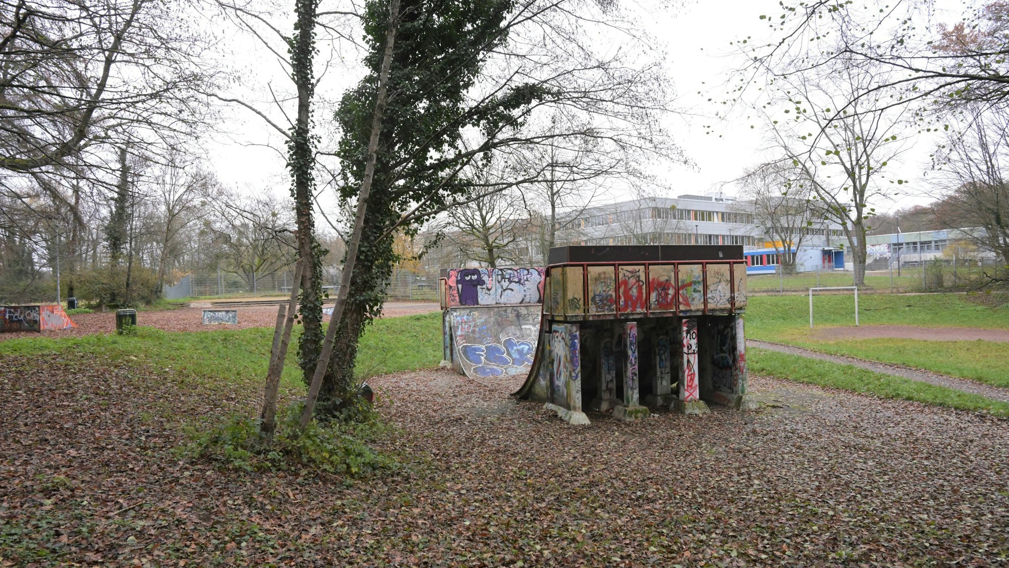 Das Foto zeigt den Skatepark an der Saaler Mühle. Ihn erneuert die Stadt.