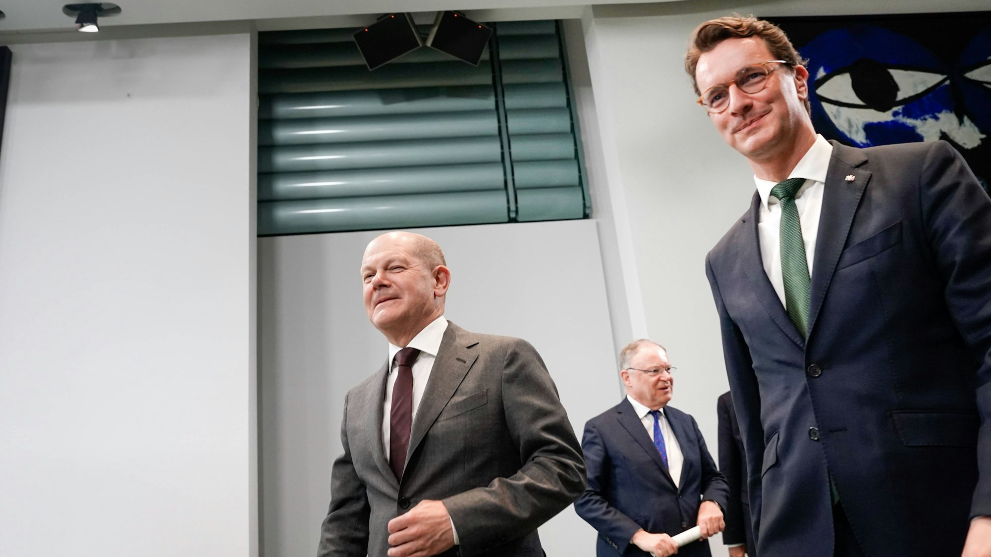 Bundeskanzler Olaf Scholz (SPD) und NRW-Ministerpräsident Hendrik Wüst bei einem gemeinsamen Termin.