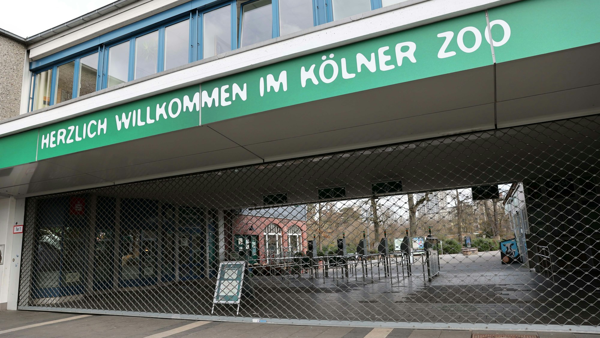 Seit Rosenmontag ist der Zoo für Besucher geschlossen. Am Samstag (17. Februar) soll er wieder geöffnet sein.