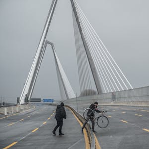 Am Nachmittag des 4. Februar wurde die Leverkusener Autobahnbrücke freigegeben. Foto: Ralf Krieger