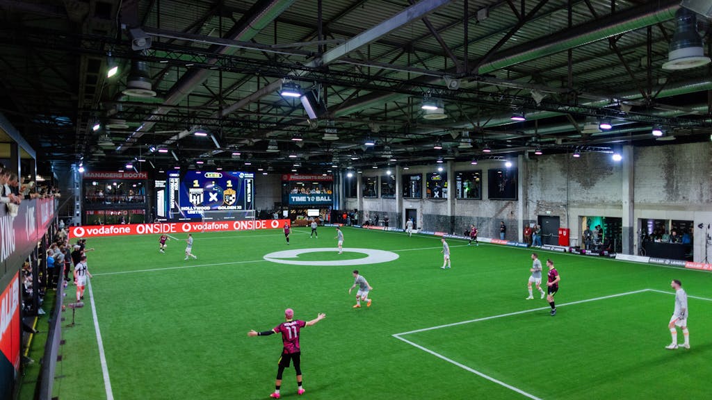 Foto mit Überblick über das Spielfeld der Baller League in Köln.