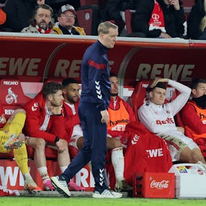 Trainer Timo Schultz und seine Kölner Spieler haderten mit der Niederlage und der eigenen Leistung gegen Bremen.