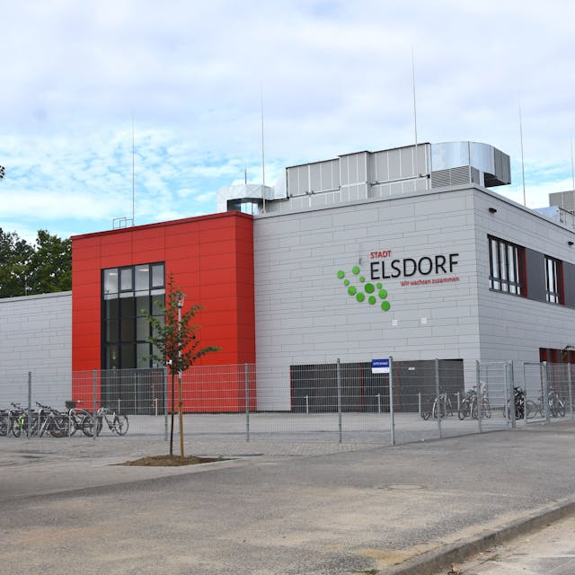 Auf dem Foto ist die Gesamtschule Elsdorf zu sehen.