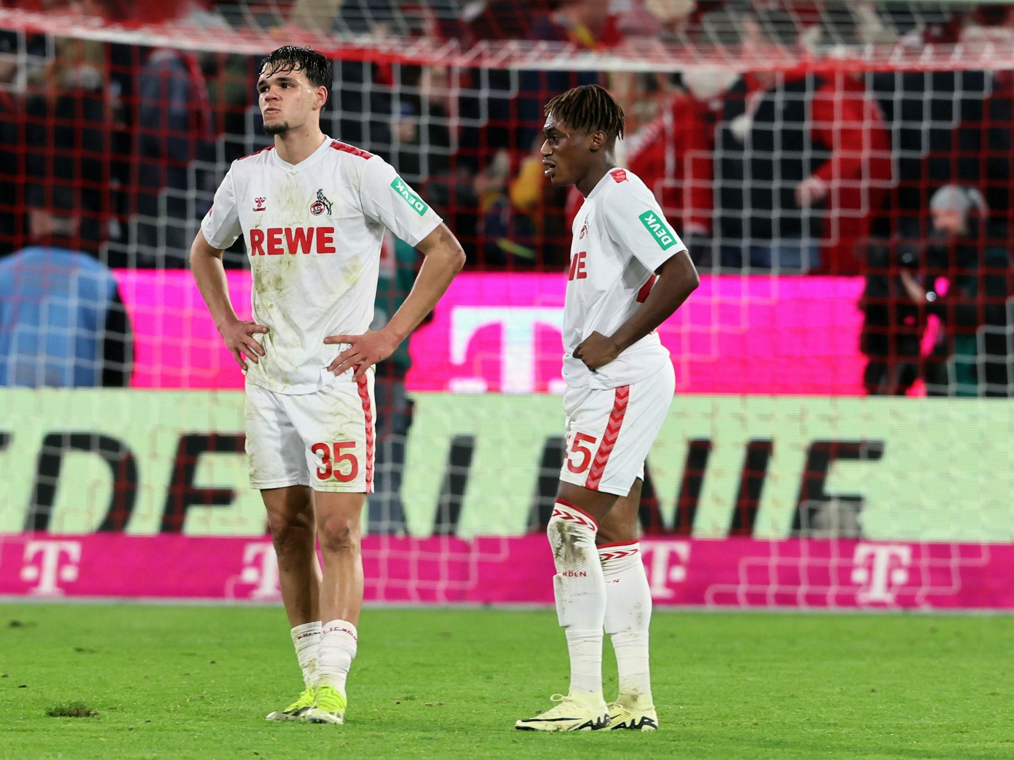 Max Finkgräfe und Justin Diehl nach dem Spiel gegen Bremen.