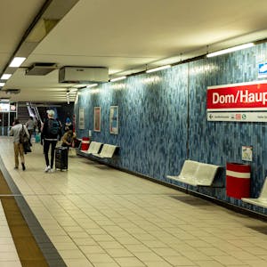 Der Bahnsteig der KVB-Haltestelle „Dom/Hauptbahnhof“ in Köln.&nbsp;