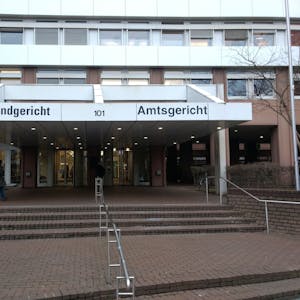 Der Eingang zum Amts- und Landgericht in Köln.