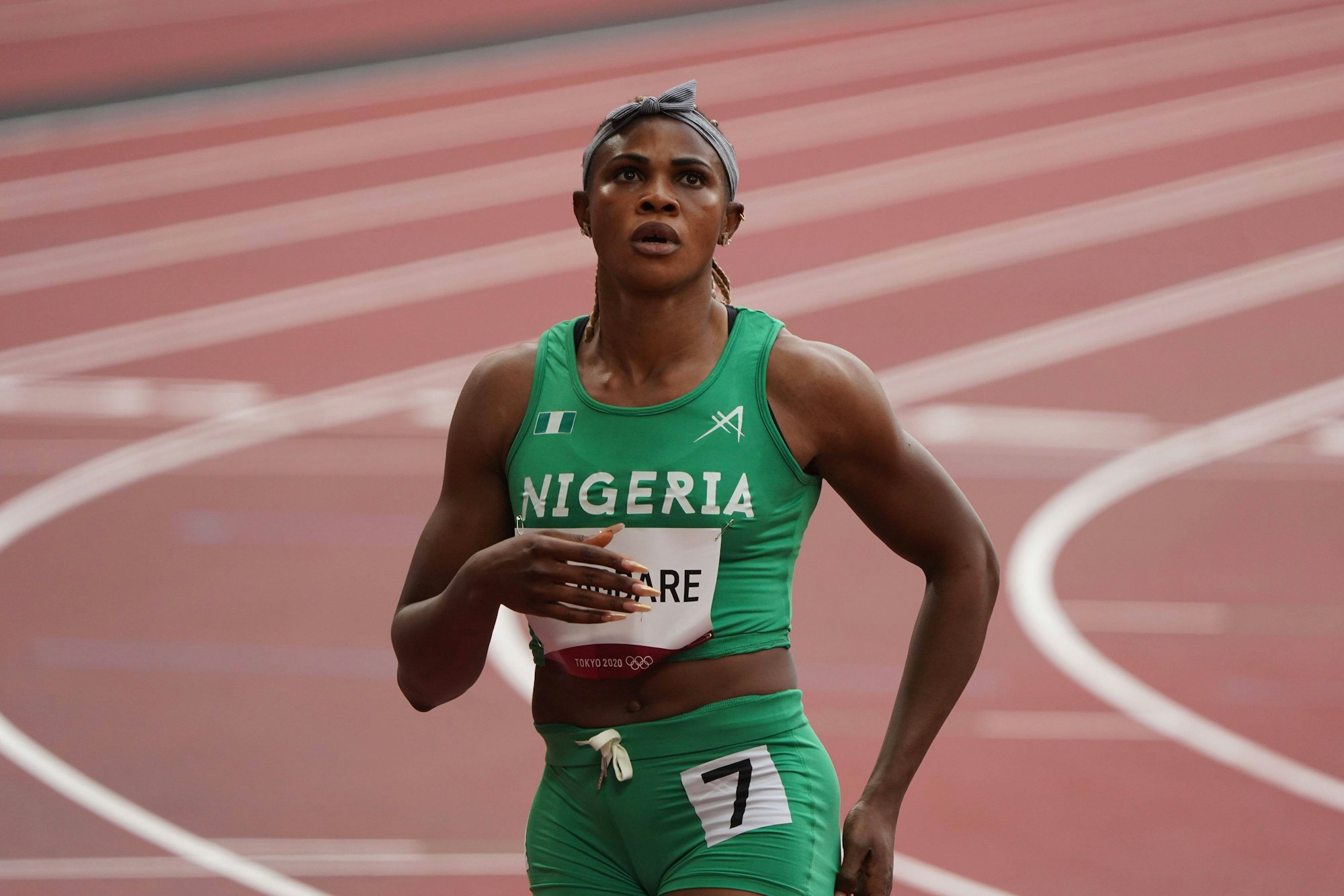 Blessing Okagbare nach einem 100m-Vorlauf bei den Olympischen Spielen 2021.