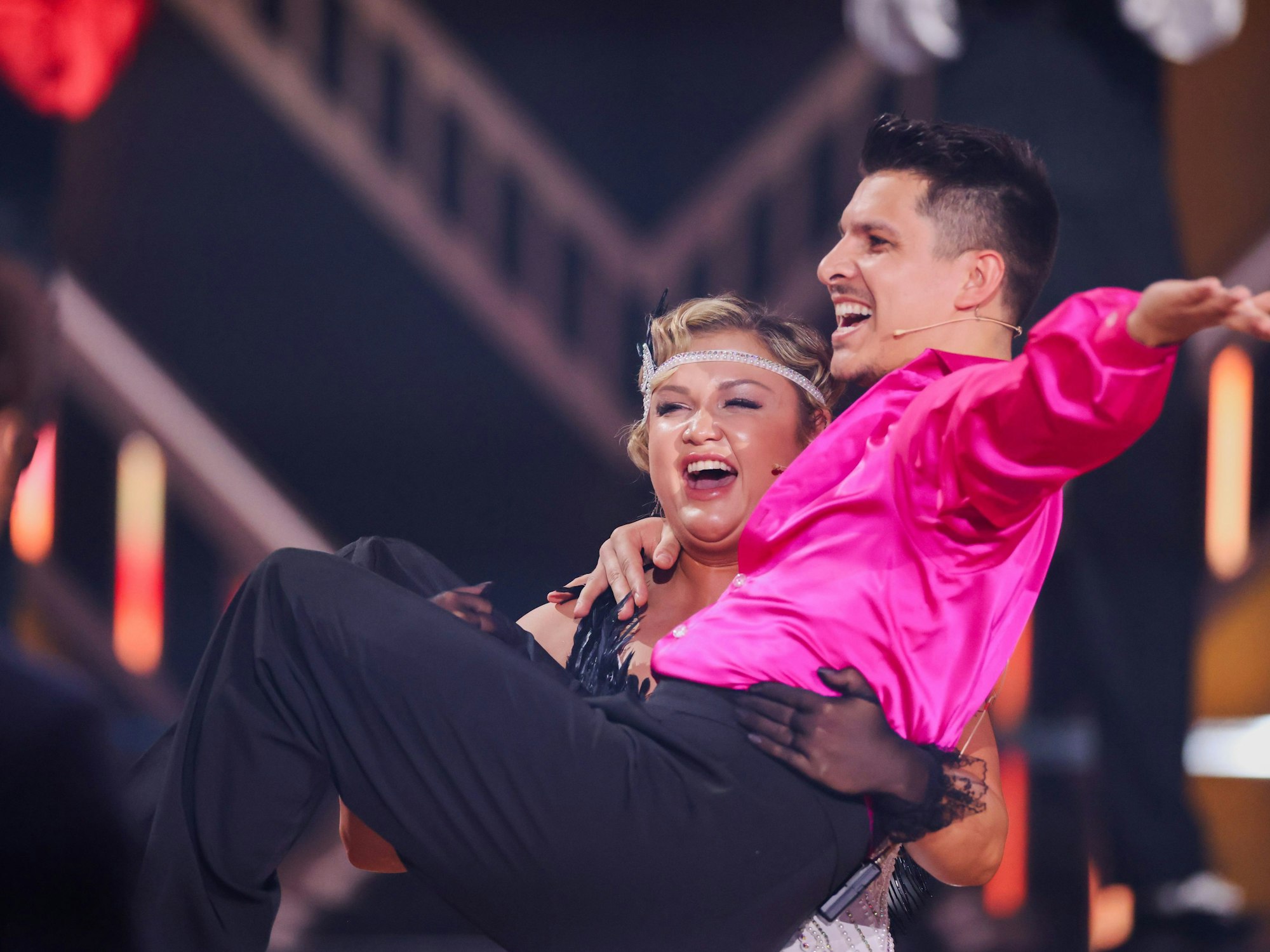 Sophia Thiel tanzt 2024 mit Alexandru Ionel bei „Let's Dance“.