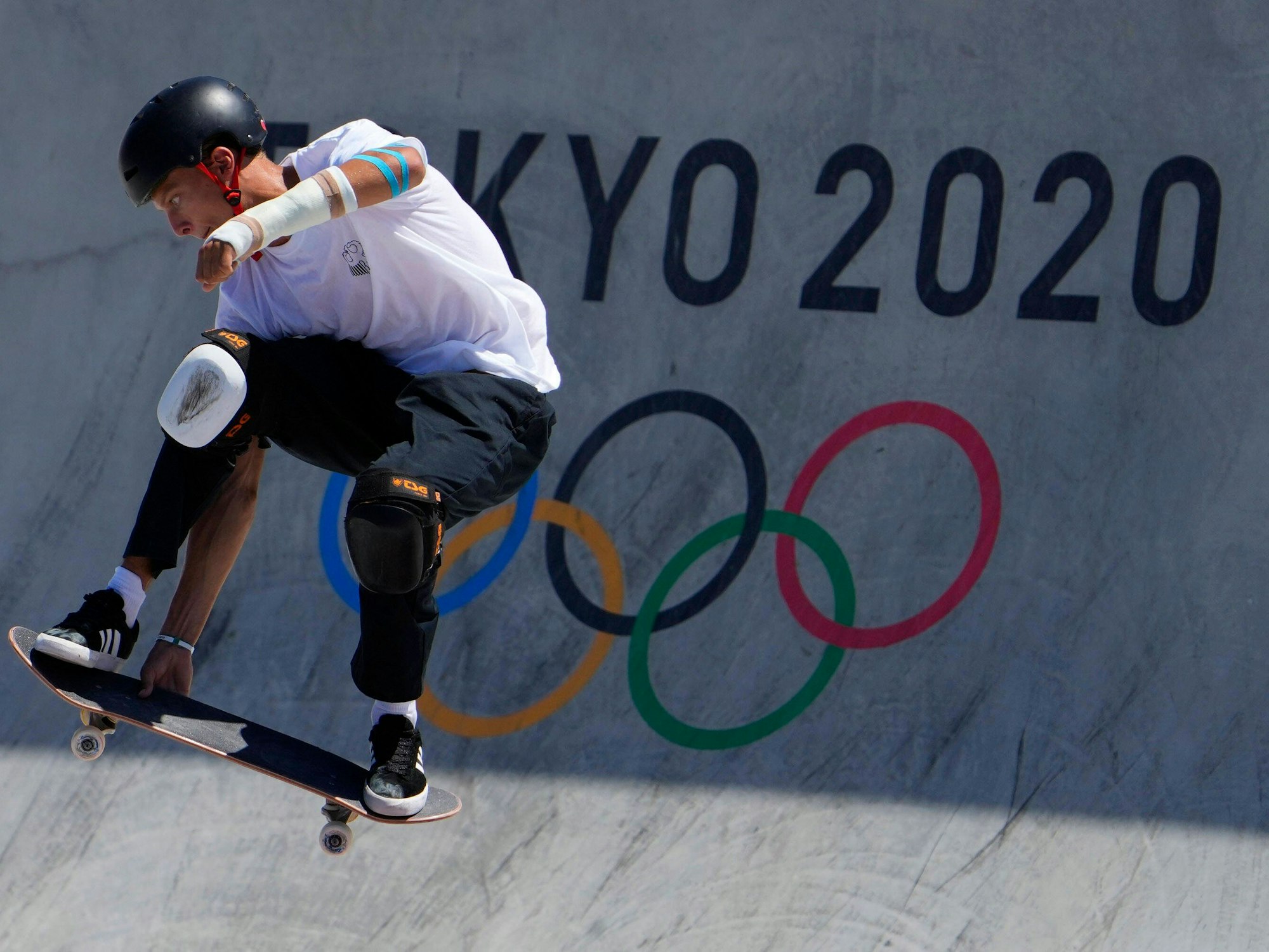 Der deutsche Skateboarder Tyler Edtmayer bei den Spielen 2021 in Tokio.